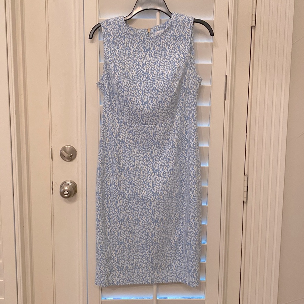 Calvin Klein Scuba Sleeveless Sheath Dress white/light blue.  Ladies Size 8